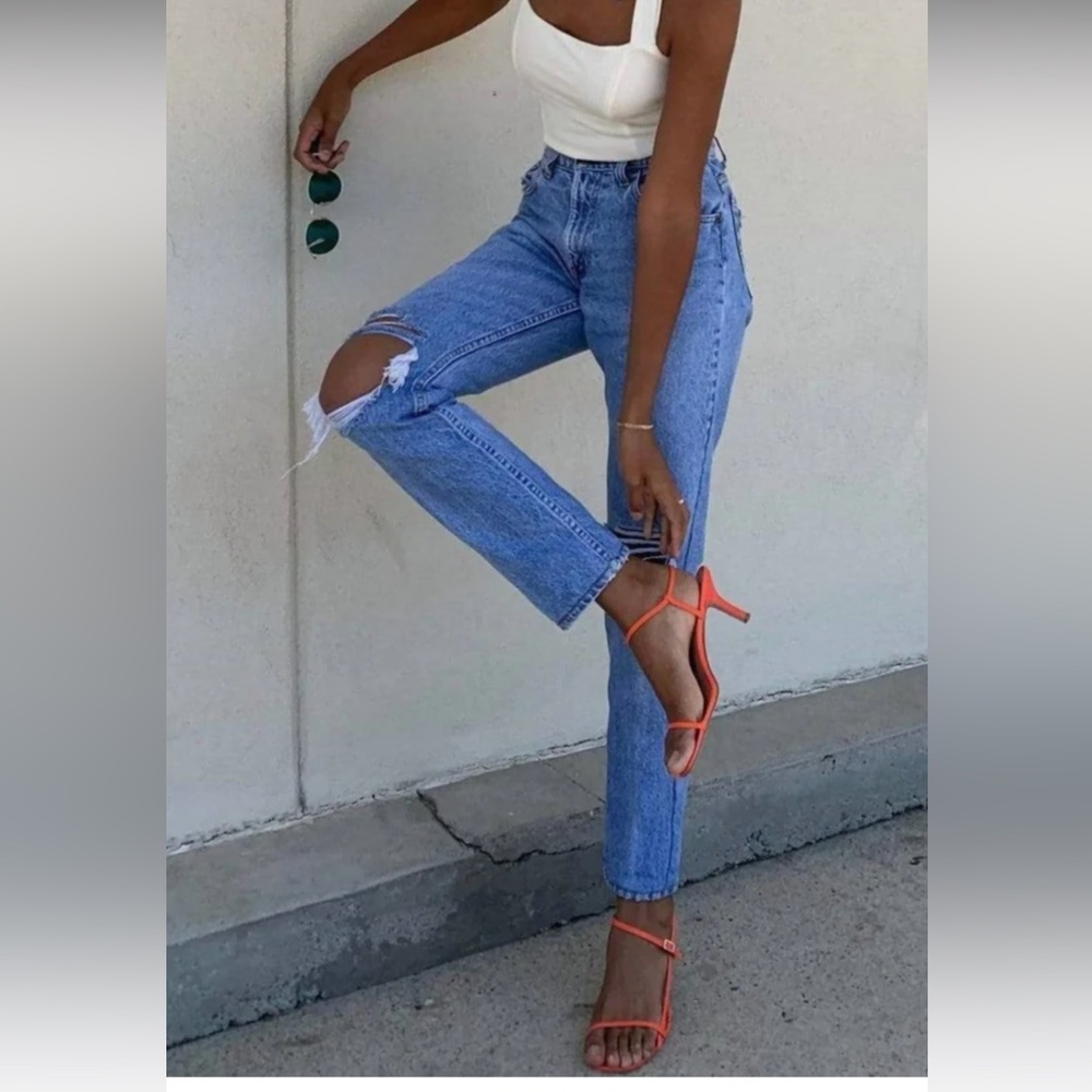 PAIGE High Waisted Vintage Inspired Noella Relaxed Straight Leg Jeans - 26W - Picture 5 of 16